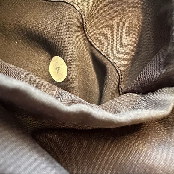 Lululemon Spring Break Away cuffed Linerless drawstring Shorts black size 4 - Picture 8 of 8